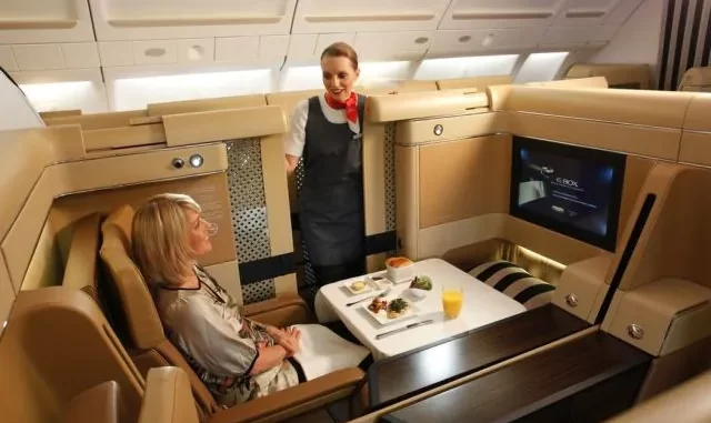 Pesawat First Class