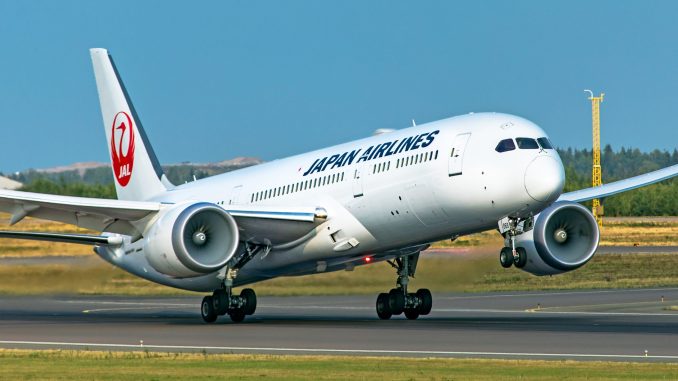 Japan-Airlines-Boeing-787-9-Dreamliner-JA868J-8-18-19-William-Derrickson-scaled